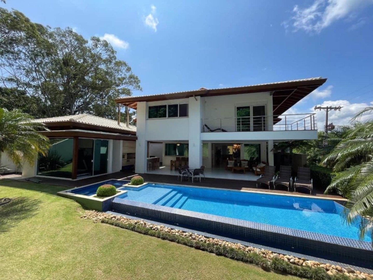 Del Lago Luxuosa · Barra