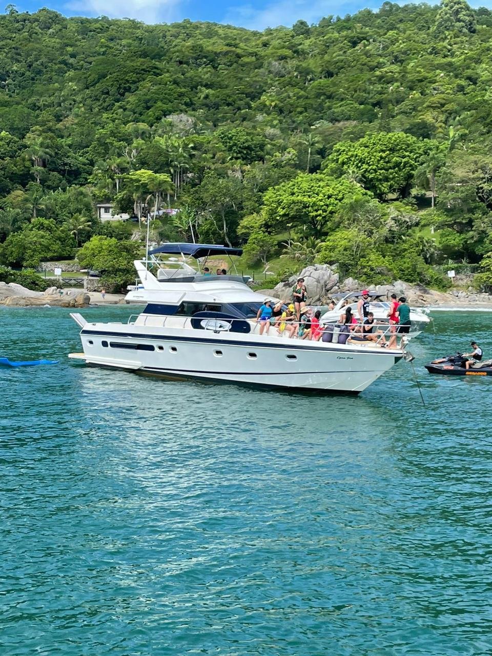 Dia de barco privado em Porto Belo
